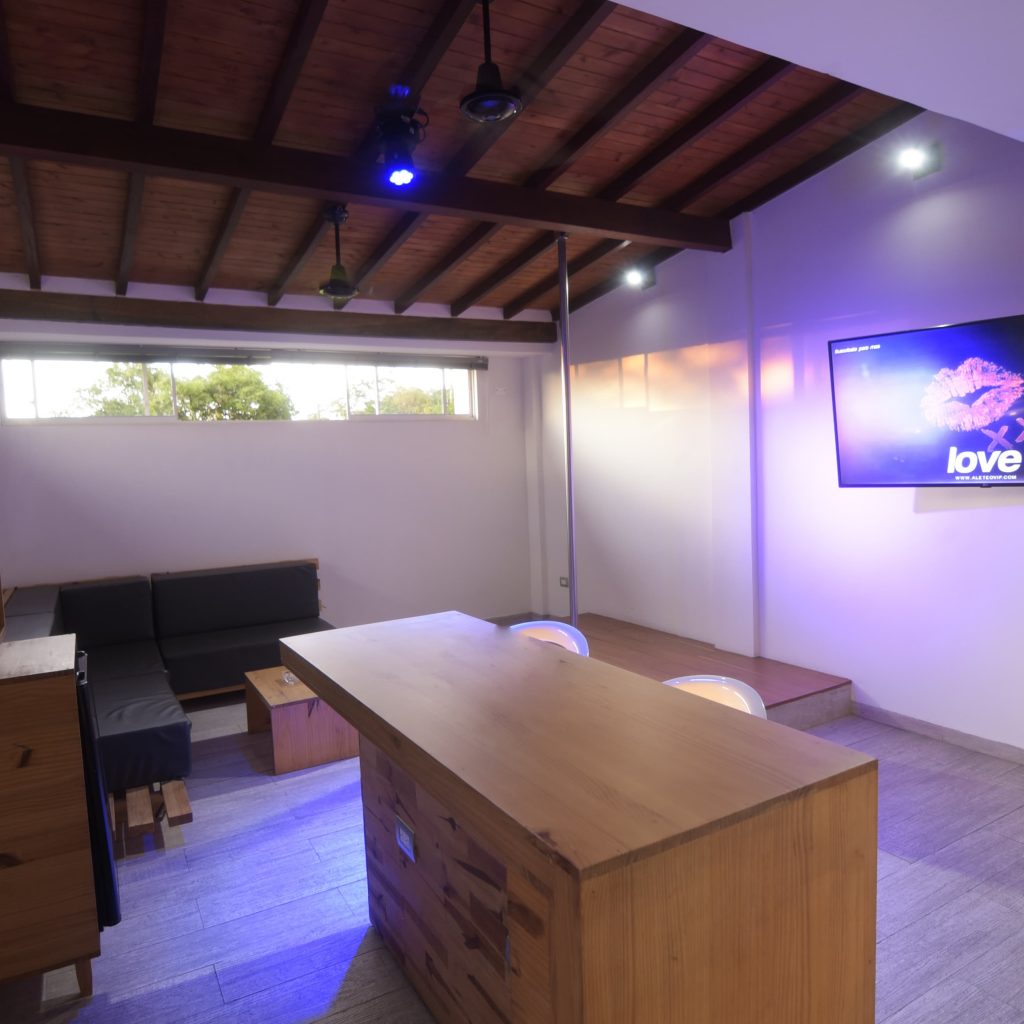12.-Pista-de-Baile-Suite-Duplex-Motel-La-Herradura.-Bucaramanga-Floridablanca-1024x1024 Suites