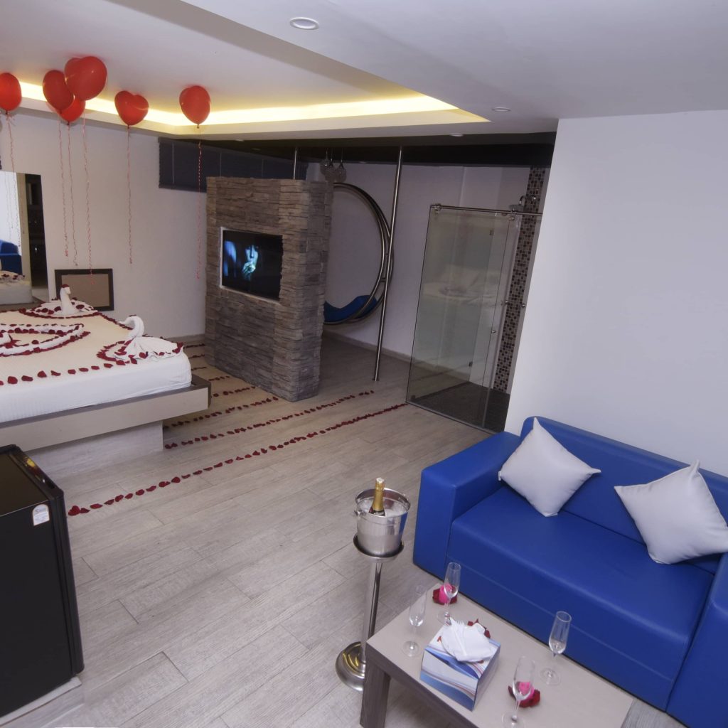 Motel LA HERRADURA.