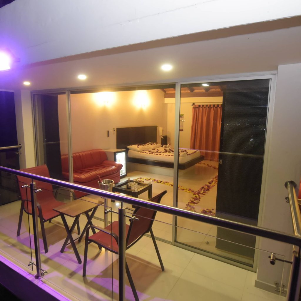 Motel LA HERRADURA.