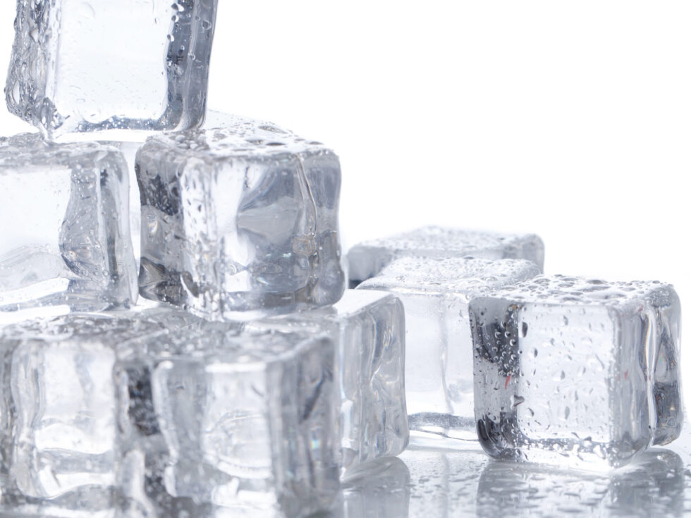 ice-cubes-on-the-table-2021-08-30-09-32-25-utc-scaled-980x735 Suites